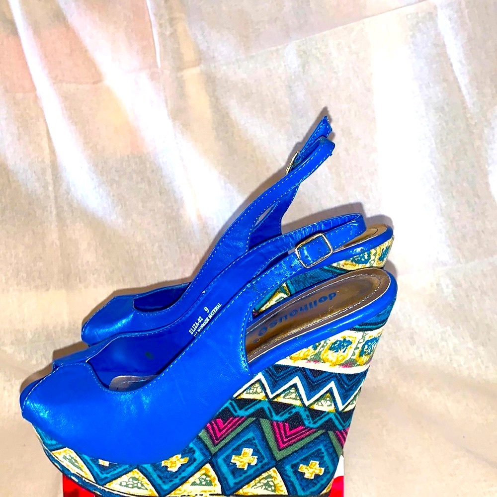 SALE!  Bohemian TribalPeep Toe Wedges